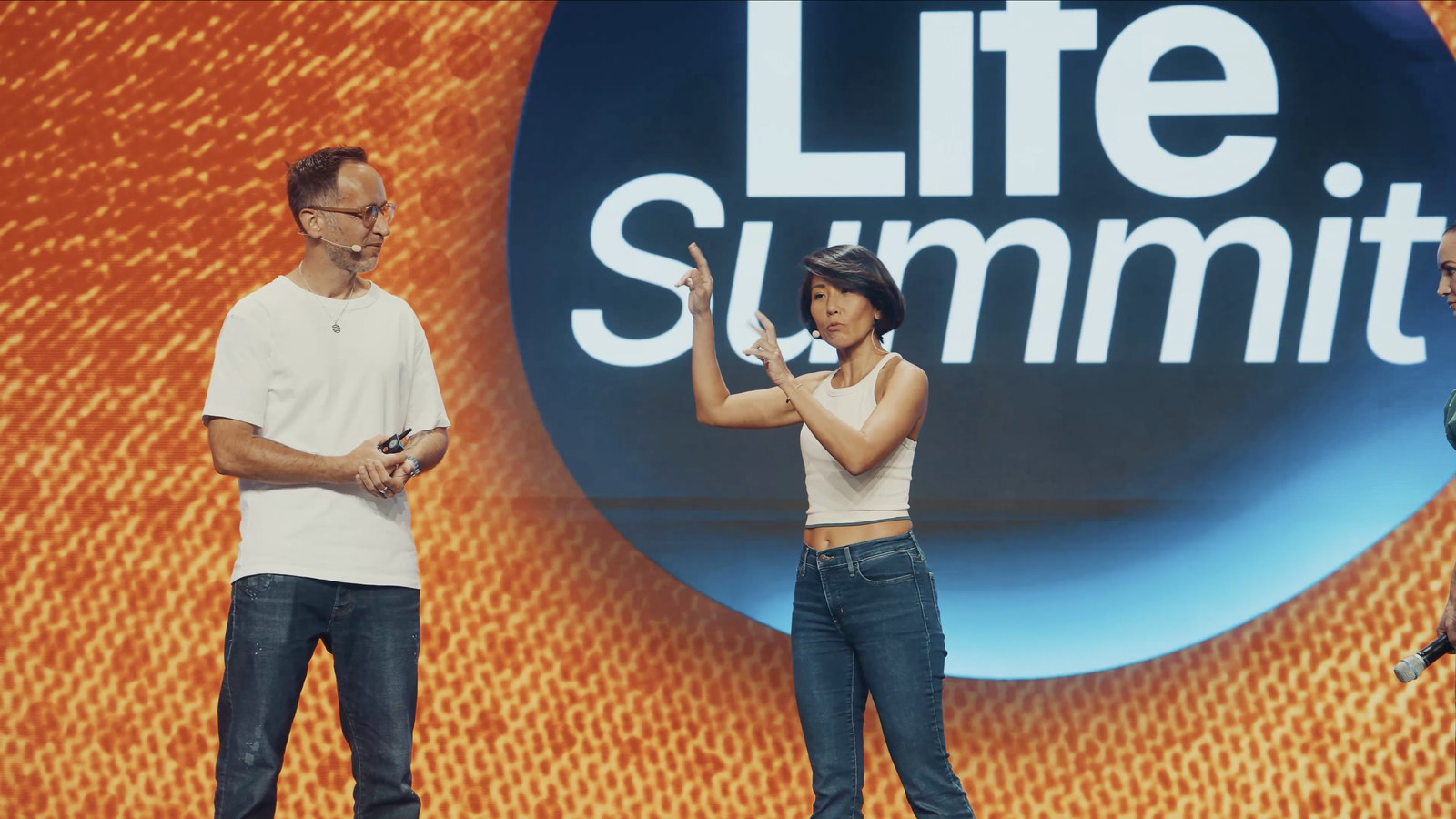 Marek e Olivia Lesslar sul palco, Life Summit, Berlino